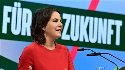 وزيرة الخارجية الألمانية تتهم روسيا بمنع صادرات الحبوب من أوكرانيا كسلاح حرب