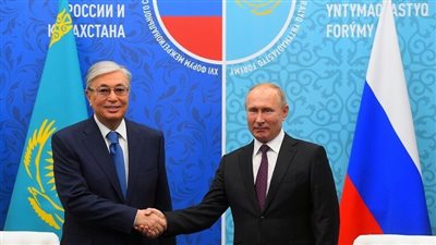 الرئيس الروسي بحث مع توكايف مسائل العلاقات بين بلاده وكازاخستان