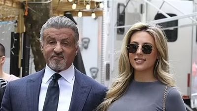 سالفستر ستالون يقضي وقت ممتع مع ابنته صوفيا في شوارع نيويورك
