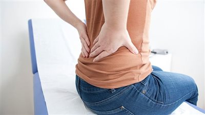 خبراء يكشفون كيفية مواجهة آلام الظهر
