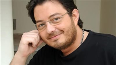 ماذا أهدى أحمد زاهر الفنان نور الشريف؟