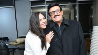 كيف أحيت إيمي سمير غانم الذكرى الأولى لوفاة والدها؟