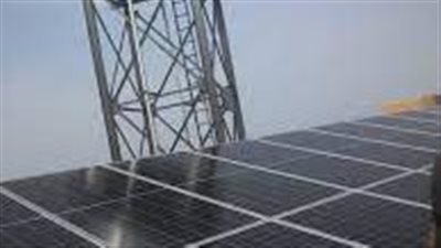 كيف تعمل تقنية الطاقة الشمسية التقليدية على امتصاص طاقة أشعة الشمس لتوليد الكهرباء؟