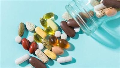  أخصائية: تناول الفيتامينات يمكن أن يحسن الحالة الصحية وقد يسبب زيادة في الوزن