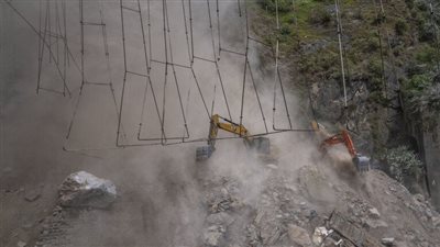 السلطات الهندية تعلن عن انتشال جثث جميع انهيار نفق قيد الإنشاء بمنطقة رامبان في إقليم كشمير