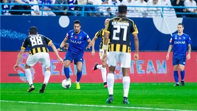في كلاسيكو مثير ومرتقب.. الاتحاد يواجه نظيره الهلال بحثا عن التتويج بلقب الدوري السعودي