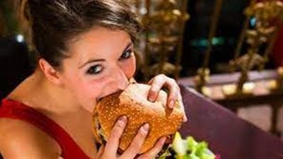  خبير تغذية: عدم التفكير بشيء لذيذ يسمح بالتعامل مع الجوع بسهولة