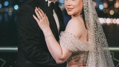 هكذا هنأت فيفي عبده 