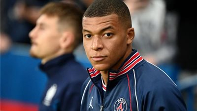 الفرنسي كيليان مبابي مهاجم باريس سان جيرمان يخرج عن صمته