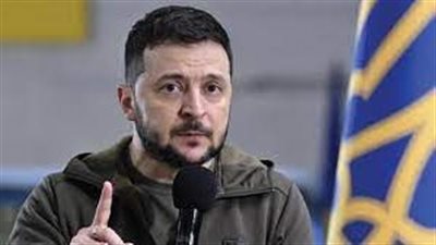 زيلينسكي يأمر بإنهاء سفر الروس إلى أوكرانيا