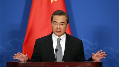 وزير الخارجية الصيني يرحب بمفوضة الأمم المتحدة لحقوق الإنسان داعيا إلى التمسك بالاحترام