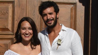  باريش أردوتش وزوجته غوبسي أوزاي ينتظران طفلهما الأول