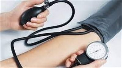 طبيب روسي: اختلاف مستوى ضغط الدم في اليدين قد يشير إلى وجود مرض خطير 