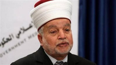 الاحتلال الإسرائيلى يسلم مفتى القدس قرارا بالإبعاد عن المسجد الأقصى لمدة أسبوع