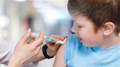 في هذا الموعد.. الصحة الفرنسية توصي بجرعة منشطة من لقاح كورونا للمعرضين للخطر 