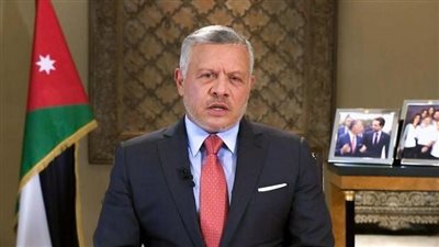 عاجل.. الملك عبدالله وولي عهده يشاركان في تشييع جثمان والد الملكة رانيا 