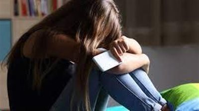 تقارير طبية تكشف الفرق بين اكتئاب المراهقين والبالغين