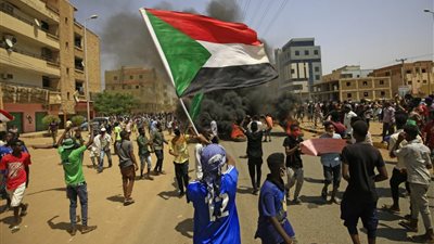 السودان.. توصيات برفع حالة الطوارئ والإفراج عن المعتقلين