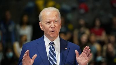 الرئيس الأمريكي يكرم ضحايا مذبحة المدرسة الابتدائية في تكساس