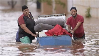 نتيجة انهيارات طينية وسيول.. ارتفاع ضحايا السيول في البرازيل إلى 57 شخصًا وتشريد الآلاف