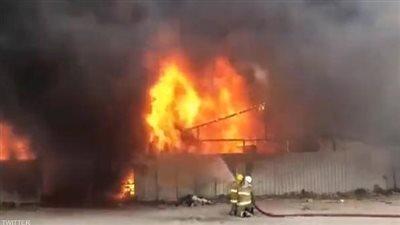 حريق ضخم يلتهم سوق الخيام بالكويت