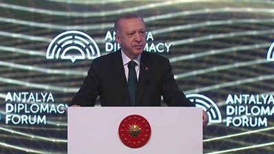 أردوغان يواصل تصفية حساباته.. ويجدد شروطه لضم السويد وفنلندا إلي الناتو