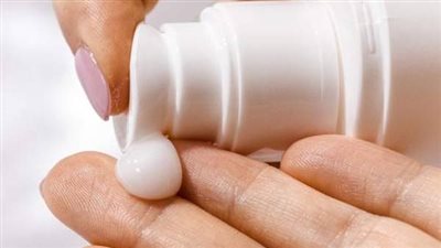 دراسة تُحذر من خطر كريمات الشمس القديمة؟