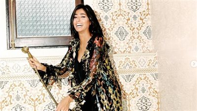 من داخل الحمام.. أحدث جلسة تصوير للفنانة روبي