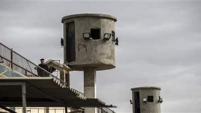 مصر.. الإفراج عن 10 أشخاص من سجن طرة اليوم