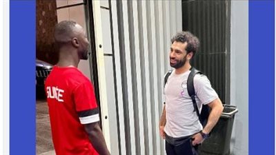 محمد صلاح يعقد لقاءًا وديًا مع نابي كيتا قبل مباراة منتخب مصر وغينيا