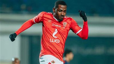 نجم الأهلي السابق ينتقل إلى الدوري الإماراتي