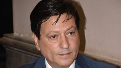 نقل الفنان محمد الحلو إلى المستشفي.. ونجله: يحتاج للدعاء