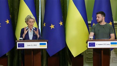 المفوضية الأوروبية تؤيد منح أوكرانيا الترشيح للاتحاد الأوروبي
