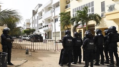 السنغال.. قتيلان جراء اشتباكات بين متظاهرين وقوات الشرطة في داكار