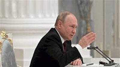 خلال منتدى بطرسبورغ.. بوتين يجتمع مع رؤساء تحرير وسائل الإعلام والمراسلين العسكريين