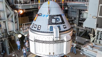 ماذا وراء تشكيل طاقم الرحلة المأهولة لمركبة بوينغ الفضائية؟