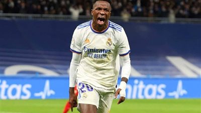 ريال مدريد يُحصن فينيسيوس جونيور من إغراءات باريس سان جيرمان