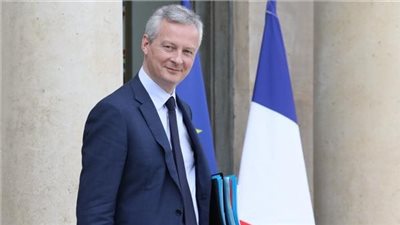 بحلول نهاية الصيف... وزير المالية الفرنسي يطالب الشركات بزيادة الأجور