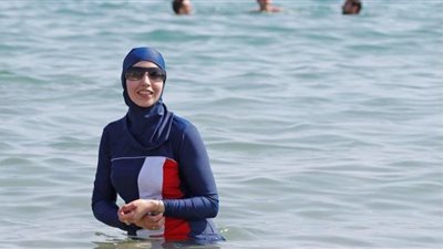 لأسباب دينية.. فرنسا تحظر ارتداء البوركيني في المسابح
