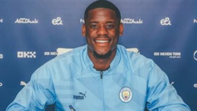 لوك مبيتي يجدد تعاقده مع مان سيتي حتى عام 2027