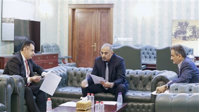 الزبيدي يوجه حكومة المناصفة بسرعة إنجاز مصفوفة المشاريع العاجلة