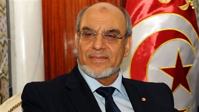 بعد أيام من توقيفه.. نقل رئيس الوزراء التونسي الأسبق إلى المستشفى
