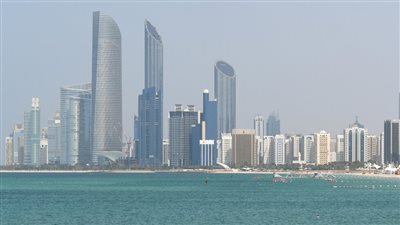 لا تأثير له على الإمارات... هزة أرضية قوية تضرب جنوب إيران