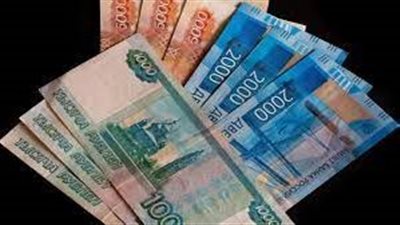 تقرير يوضح طبيعة الروبل أمام الدولار في بورصة موسكو
