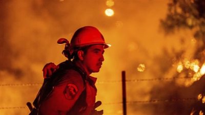 حرائق ضخمة في مول أيالون بتل أبيب بعد إطلاق صواريخ من حزب الله اللبناني 