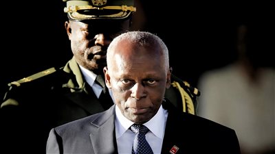 إسبانيا ترفض تسليم جثمان الرئيس الأنغولي السابق لعائلته