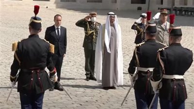 عاجل.. رئيس الامارات يصل إلى قصر الإليزيه للقاء الرئيس الفرنسي