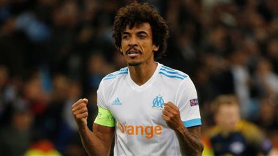 البرازيلي لويس جوستافو يلتحق ببعثة النصر السعودي في إسبانيا 