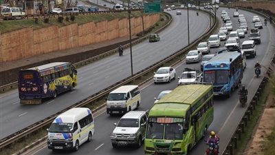 مصرع 24 شخصًا جراء سقوط حافلة بوادي نهر في كينيا