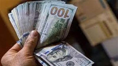 أسعار الدولار تشهد استقرارًا ملحوظًا في الأسواق المصرية